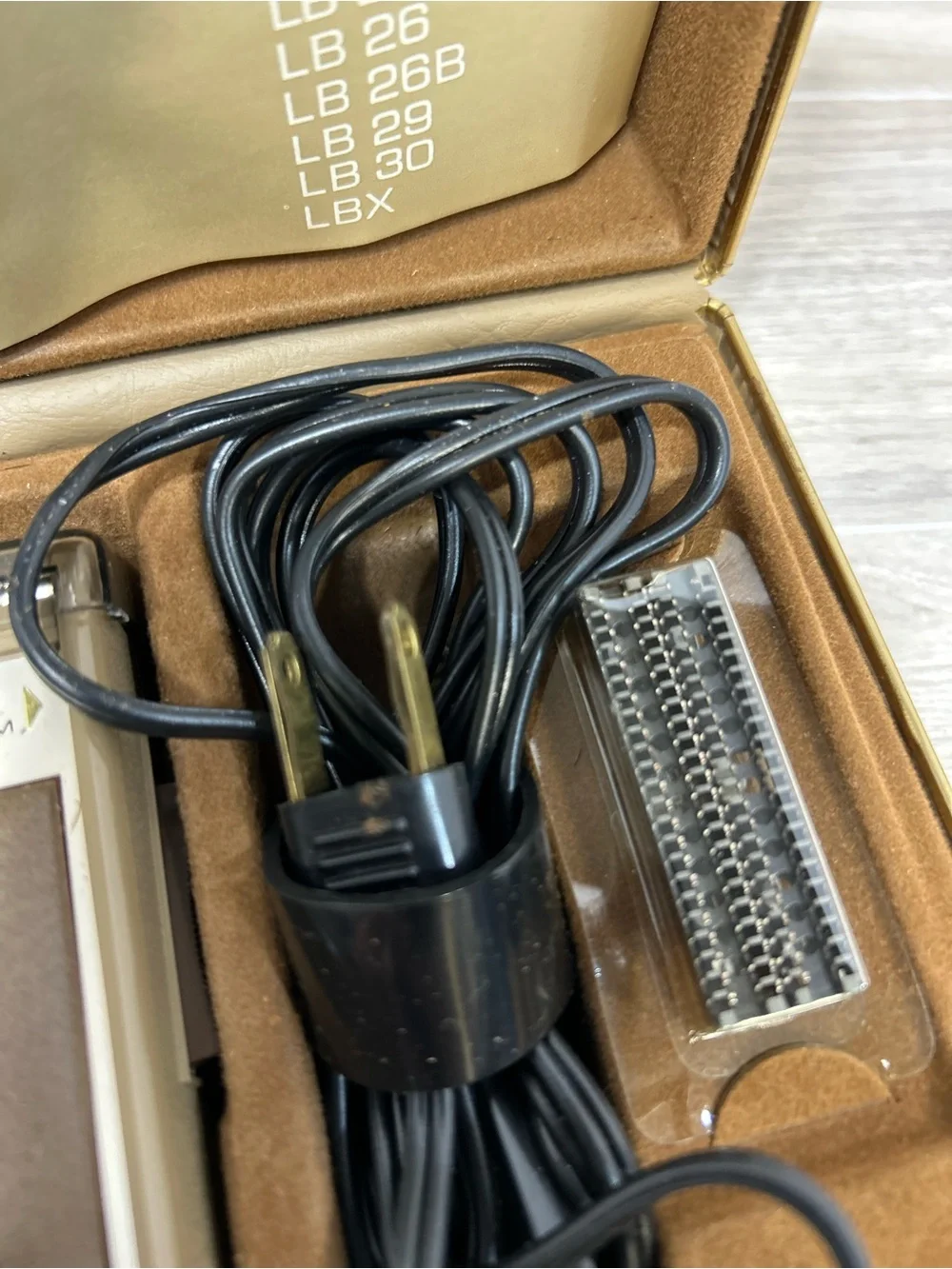 Vintage 1971 Remington LB24 Lektro Blade Shaver Set